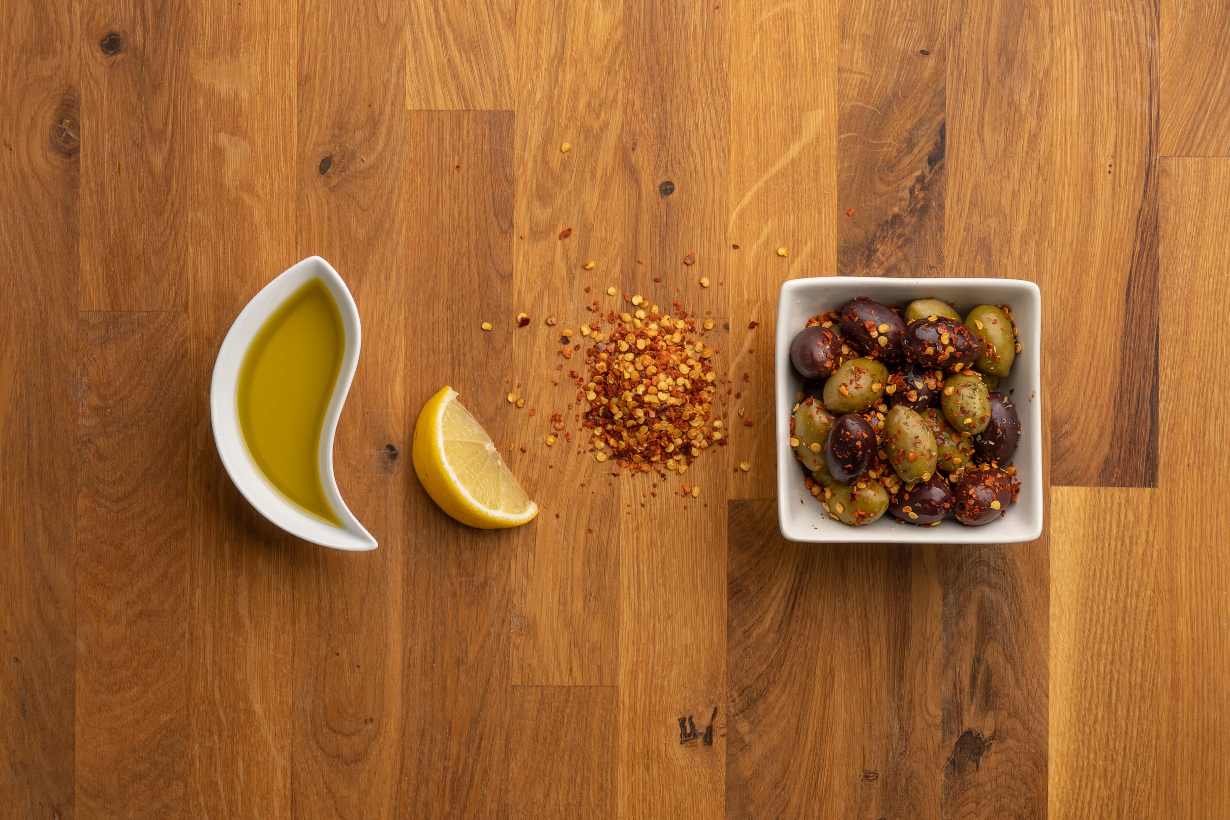 Pack of 4 Variety Mix Olives in Vacuum, 2 Greek Olive Varieties with 4 flavors, Freshly Sealed Olives with Extra Virgin Oil 4X200g